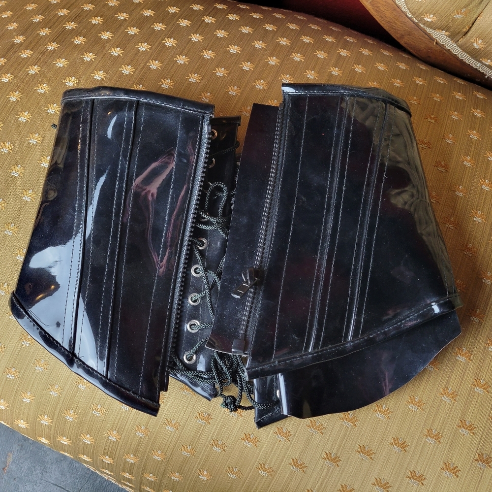 Zip up waist cincher black patent